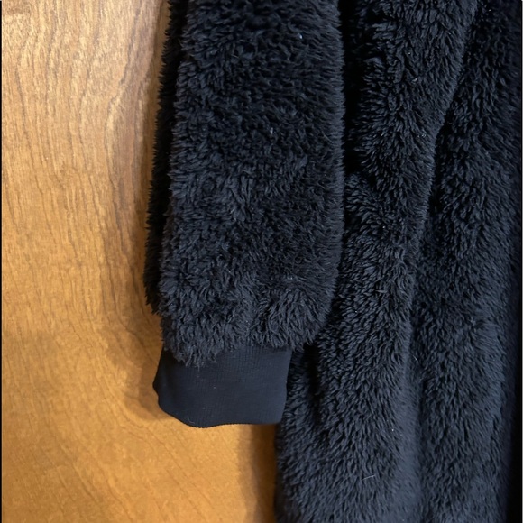 Like new! Amazon $38 Fuzzy hooded open front fleece w/ 2 pockets L Wore once! - Picture 6 of 11